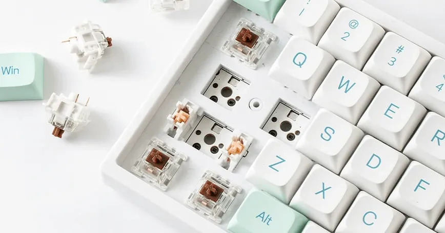 メカニカルキーボードのスイッチは交換可能？のサムネイル