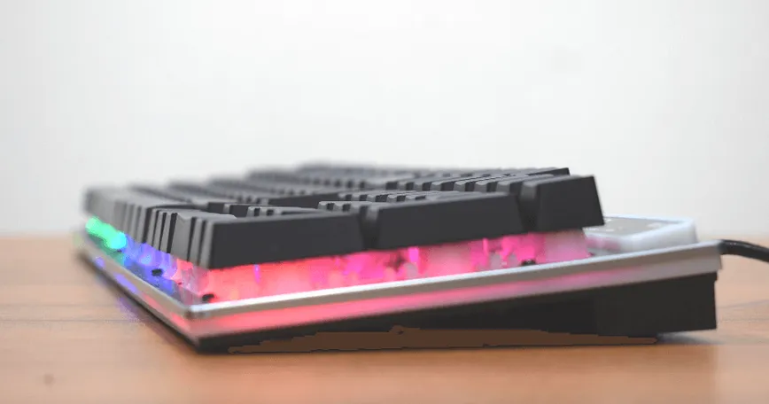 メカニカルキーボードを中古で買う時の注意点と選び方のサムネイル