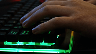 超高速連打を可能にする「ラピッドトリガー」とは？メリットとデメリットのサムネイル