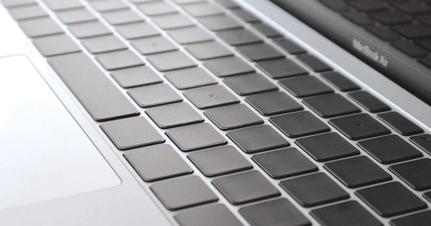 MacBookシリーズのキーボードを無刻印化する方法のサムネイル