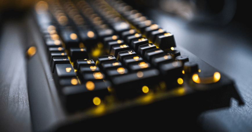 ゲーミングキーボードは有線式・無線式、どちらが良い?のサムネイル