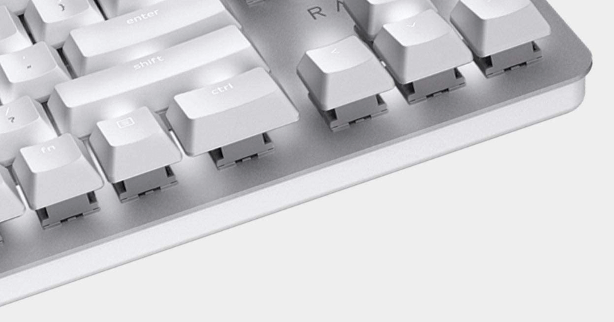 フローティングデザインのメカニカルキーボードってどんなキーボード？のサムネイル