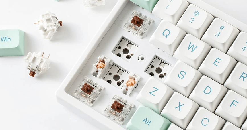 メカニカルキーボードのスイッチは交換可能？のサムネイル