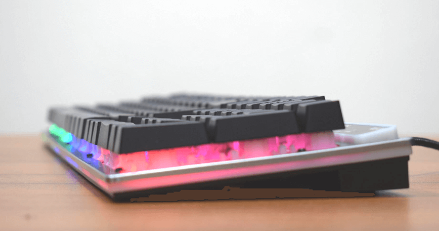 メカニカルキーボードを中古で買う時の注意点と選び方のサムネイル