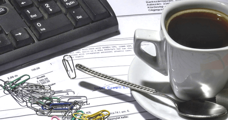 メカニカルキーボードに飲み物をこぼした時の対処方法のサムネイル